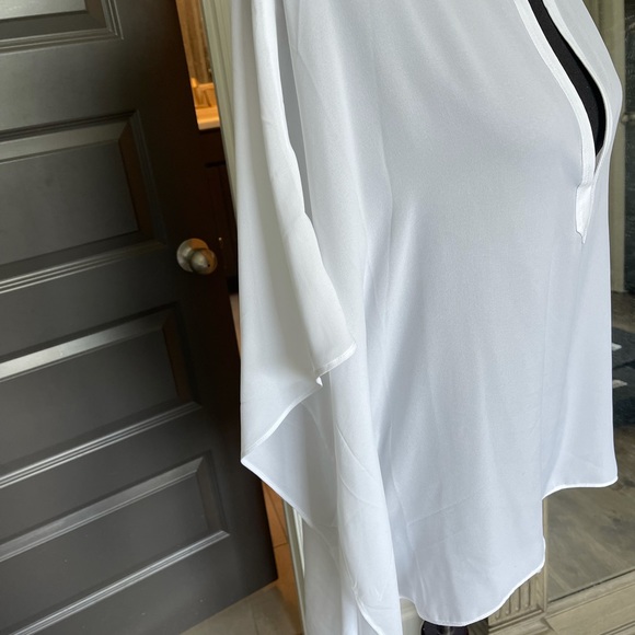 NWT! Elan blousy tunic Sexy! Sheer fabric. Sophisticated silhouette! - Picture 5 of 8